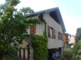 VILLA DIVISA IN DUE APPARTAMENTI