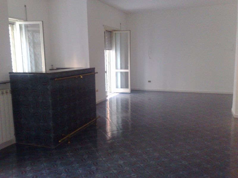 Fittasi appartamento ristrutturato Napoli Via Pier delle Vigne