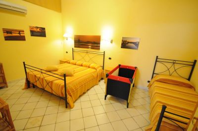 Mono e Bilocali  da �. 20,00 a pax a notte Aprile e Maggio 2012