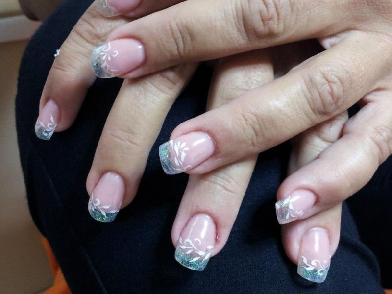 Kit ricostruzione unghia + corso omaggio