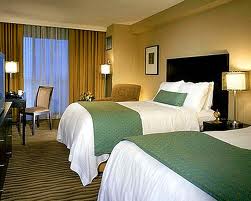 OTTENERE LAVORO URGENTE NEL NOSTRO HOTEL E RISTORANTE QUI IN TORONTO CANADA