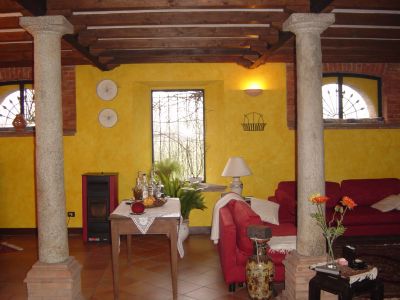 Rustico indipendente e ristrutturato con giardino 