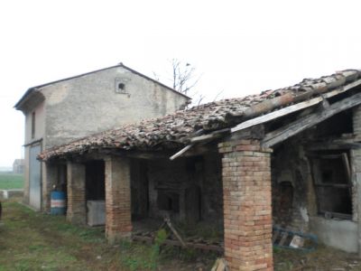 Antico  Rustico indipendente di ampia metratura, ideale per imprese