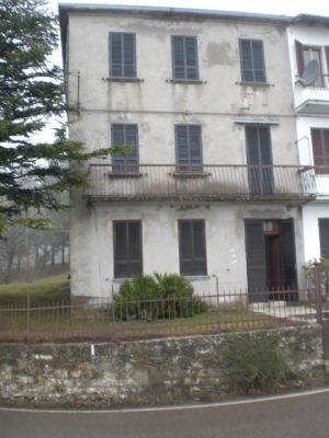 PORZIONE  CASA CON GIARDINO A BORE 