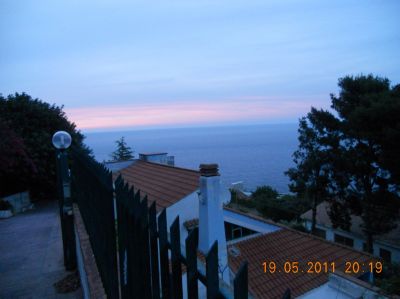 150 MQ VILLA INDIPENDENTE SU DUE LIVELLI CON GIARDINO (ADDAURA � VIA MONTE ERECTA)