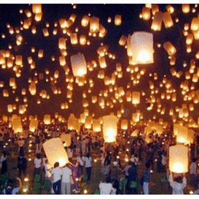 Negozio vendita di mongolfiere luminose volanti, lanterne a candele, lanterne galleggianti