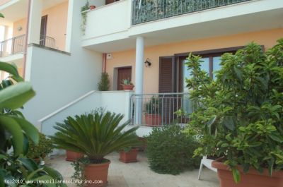 VENDESI/AFFITTASI VILLA BIFAMILIARE A  5 KM DA LECCE