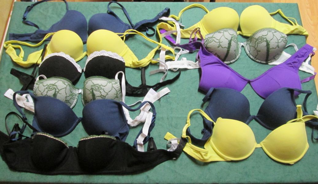 Reggiseni imbottiti stock