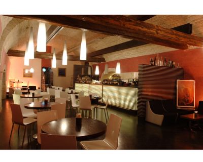 VENDESI IN TERLIZZI AVVIATA ATTIVITA� DI AMERICAN BAR CON RISTORAZIONE UBICATO IN UN PALAZZO D�EPOCA