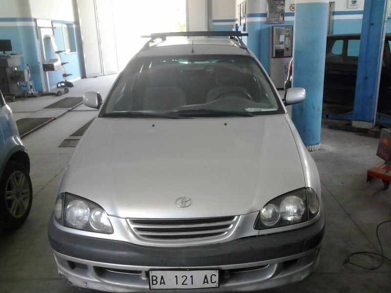 Toyota Avensis station wagon 2.0Td - VENDO