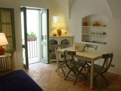 Casa Desir�e nel centro storico di Sperlonga max 3 posti letto a 100 mt dal mare